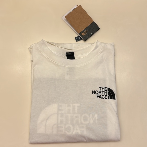 The North Face Women’s Long Sleeve Shirt - Picture 8 of 8